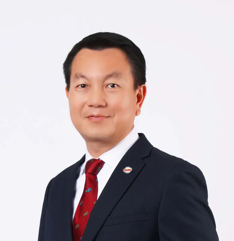 ประธานกรรมการและกรรมการผู้จัดการ บริษัท เ...