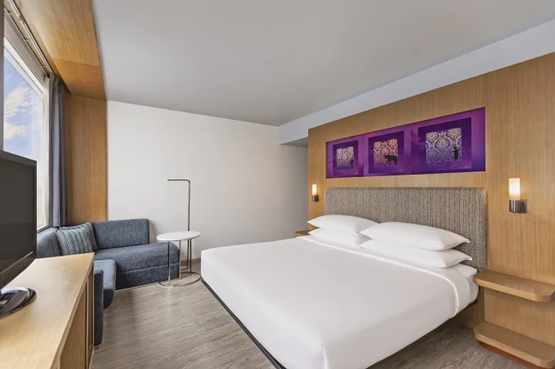 อลอฟท์ กรุงเทพ สุขุมวิท 11 ชวนสเตเคชั่นกับโปร Stay & Savour