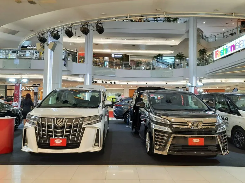 อีตั้น กรุ๊ป แรงไม่หยุด…แจก 'IPhone 12’ เป็นที่แรกก่อนใคร กับแคมเปญ ETON Anniversary Gifts for you ในงาน "Fashion Island Motor Show 2020"