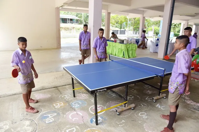 "ชลิต อินดัสทรี" ร่วมสนับสนุนกิจกรรมโรงเรียนในจ.เพชรบุรี มอบอุปกรณ์การกีฬา พร้อมทุนการศึกษาและทุนอาหารกลางวัน
