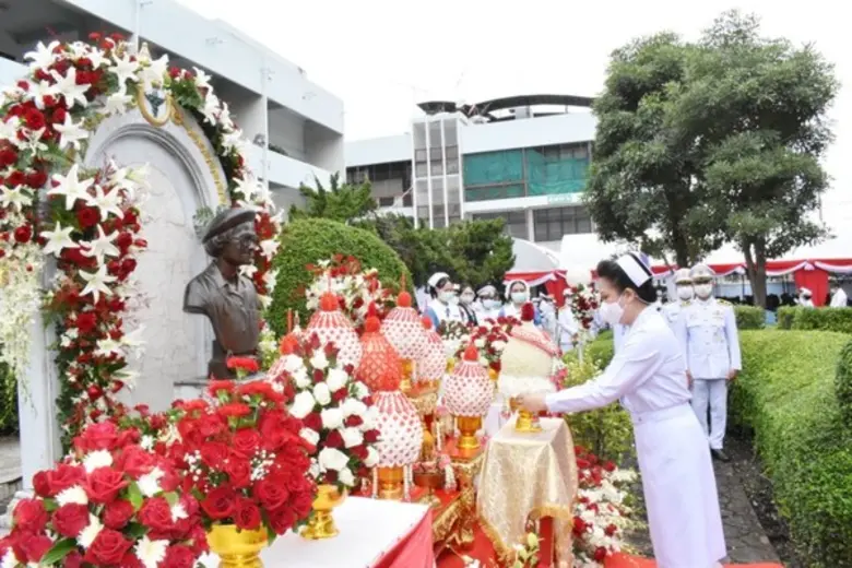 วิทยาลัยพยาบาลบรมราชชนนี นครราชสีมา ร่วมกับจังหวัดนครราชสีมา จัดกิจกรรมน้อมรำลึก เนื่องในวันคล้ายวันพระราชสมภพ 120 ปี สมเด็จพระศรีนครินทราบรมราชชนนี