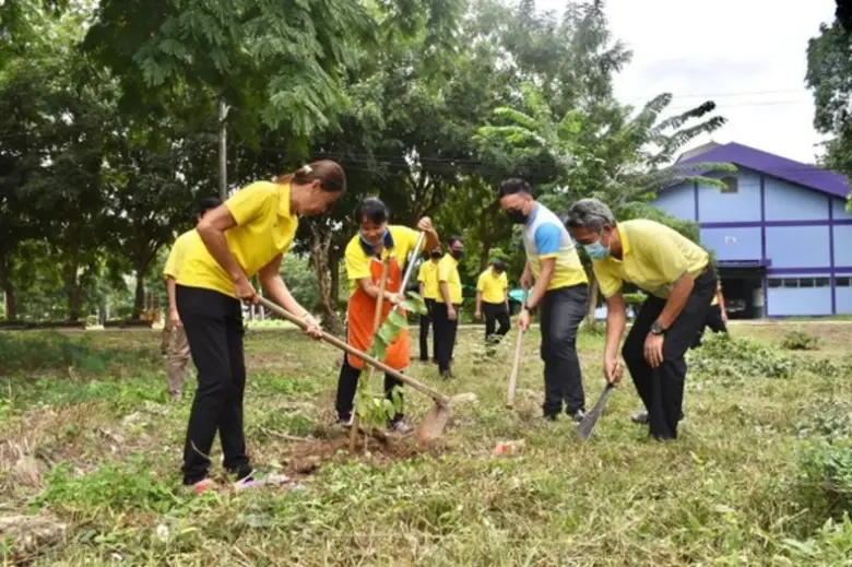 สพร.9 พิษณุโลก ร่วมสำนักงานจัดหางานจังหวัดพิษณุโลก จัดกิจกรรม "21 ตุลาคม วันรักต้นไม้ประจำปีของชาติ ราชสักการะสมเด็จย่าๆ ของแผ่นดิน"