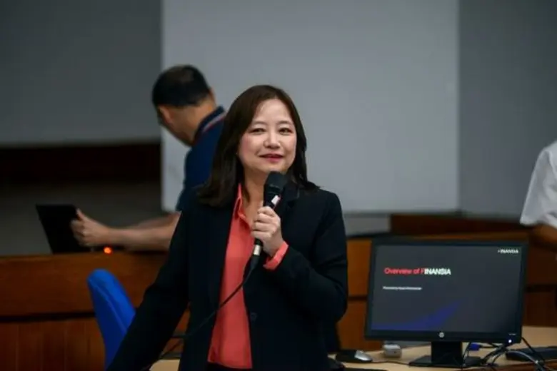 สาขาการเงิน ม.หอการค้าไทยร่วมกับ บริษัทหลักทรัพย์ ฟินันเชีย ไซรัส จำกัด (มหาชน) อบรมนักศึกษา
