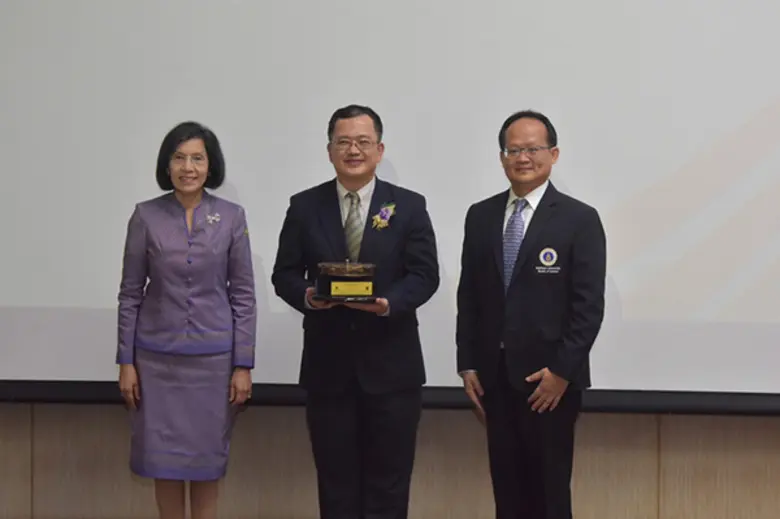 ท่ามกลางความเปลี่ยนแปลงของโลกที่เกิดขึ้นอยู่ตลอดเวล...