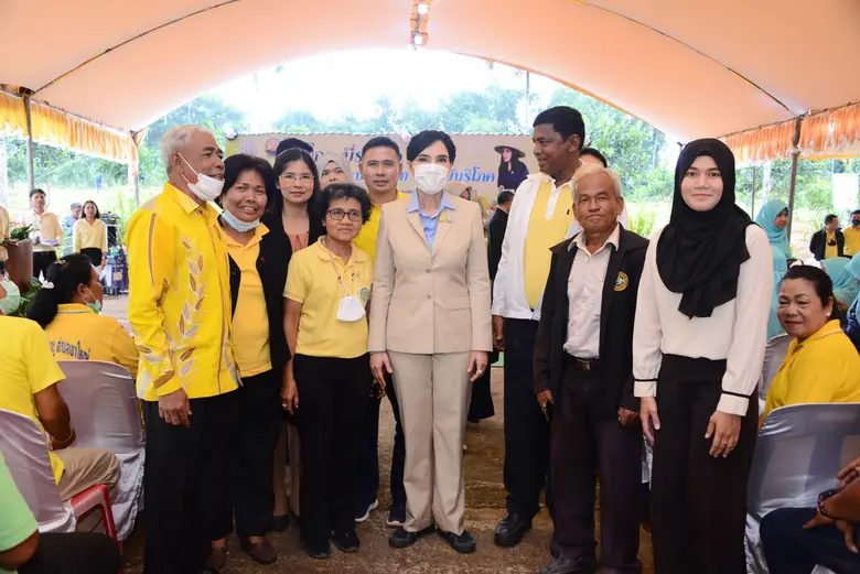 นางสาวมนัญญา ไทยเศรษฐ์ รัฐมนตรีช่วยว่าการ...