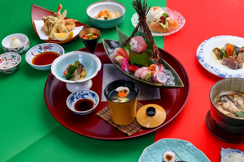 ห้องอาหาร ยามาซาโตะ (Yamazato) โรงแรม ดิ ...