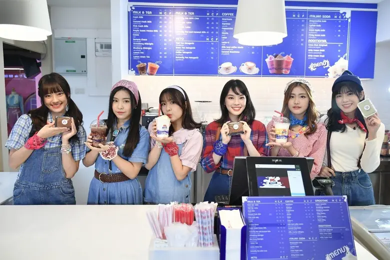 อ.ส.ค.  จุดพลุเปิดร้าน Thai-Denmark Milk Land  สาขา MBK CENTER  เปิดบริการ 12 พ.ย.ศกนี้