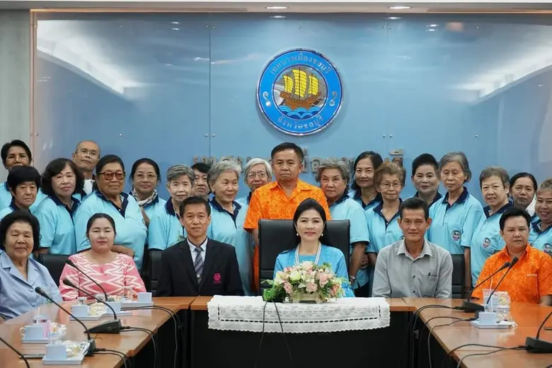 อาจารย์สมเกียรติ สมบูรณ์เงิน ผู้ช่วยอธิกา...