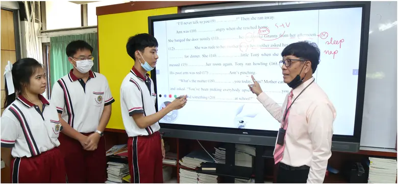 พิธีลงนามจัดซื้อ BenQ Interactive Flat Panels ระหว่าง โรงเรียนอัสสัมชัญสมุทรปราการ และ บริษัท ริโก้ (ประเทศไทย) จำกัด ร่วมกับ บริษัท เบ็นคิว (ประเทศไทย) จำกัด