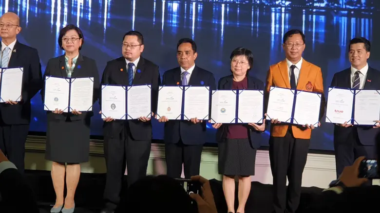 ม.หอการค้าไทย หนึ่งเดียว ม.เอกชน ร่วมลงนา...