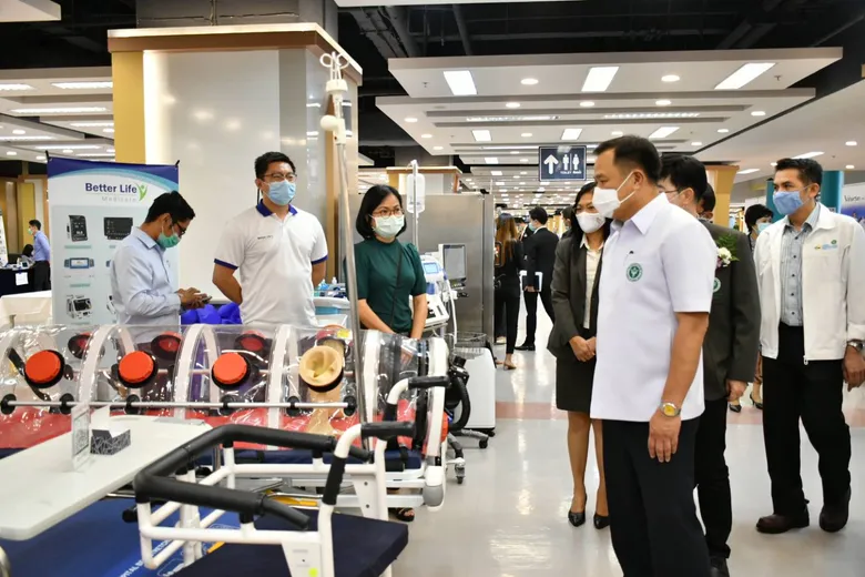 "อนุทิน" รองนายกฯ และรมว.สธ. มอบนโยบายให้ รพช. ทำหน้าที่หยุดการเจ็บป่วยและคัดกรองผู้ป่วยก่อน ส่งไป ร.พ.ใหญ่