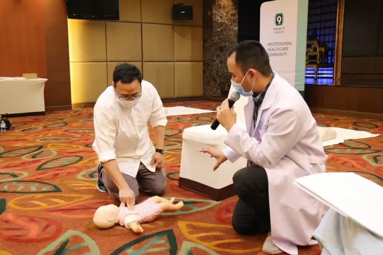 รู้วิธี CPR การช่วยชีวิตเบื้องต้น ทั้งผู้ใหญ่ และเด็ก ลดการเสียชีวิตได้
