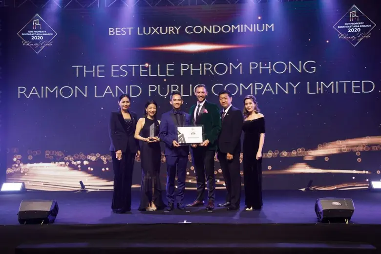 "The Estelle Phrom Phong" โดย "ไรมอน แลนด...