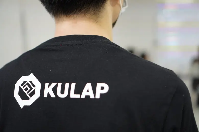 คูแลป (KULAP) คว้ารางวัล ติด 1 ใน 8 ดิจิท...