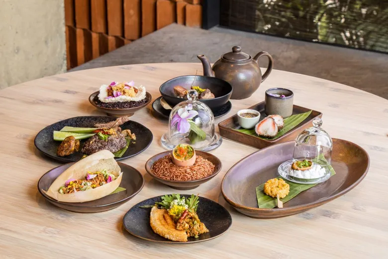 วันวาเลนไทน์นี้ ร้านเรือนนพเก้า สาทรซอย 6 เชิญคู่รักมาหวานแหววกันแบบ กระซิบรักบันลือโลก