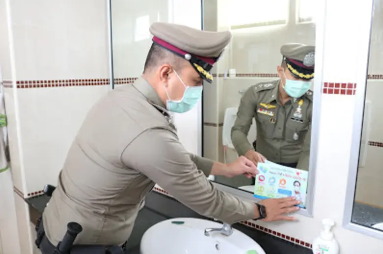 รพ.ลานนา ร่วมกลุ่มจราจรเชียงใหม่ รณรงค์ป้องกันโรคโควิด-19
