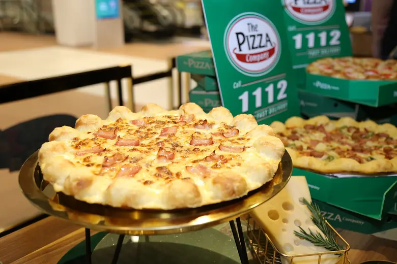 เดอะ พิซซ่า คอมปะนี ฉลอง 20 ปี แคมเปญ "1 แถม 1" เปิดตัว "1 แถม 1 พลัส" พร้อมลุ้นทองคำแท่ง 200 บาท แจกหนัก แจกจริงทุกสัปดาห์! หวังกระตุ้นการจับจ่ายทั่วไทย