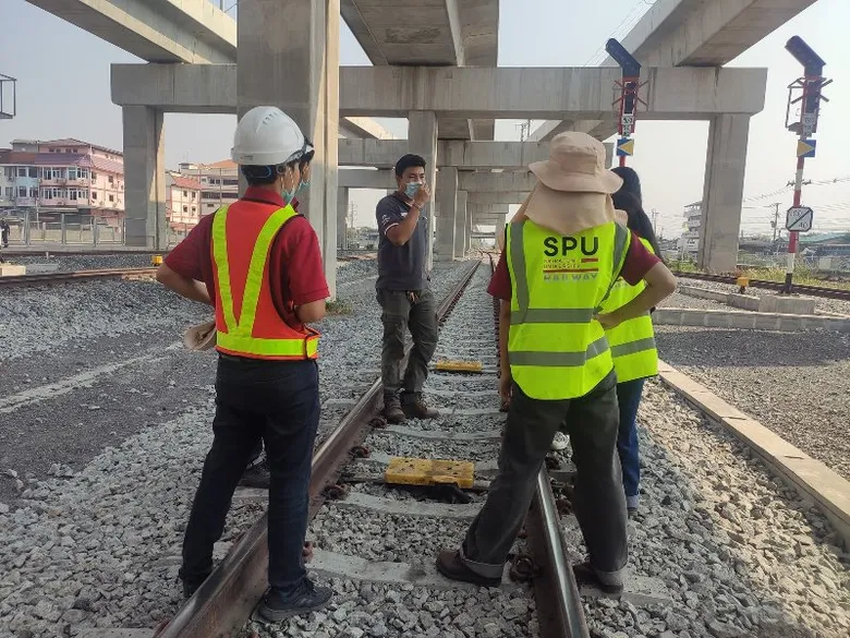 วิศวกรรมระบบราง ม.ศรีปทุม เรียนรู้สู่การปฎิบัติจริง สถานีรถไฟรังสิต