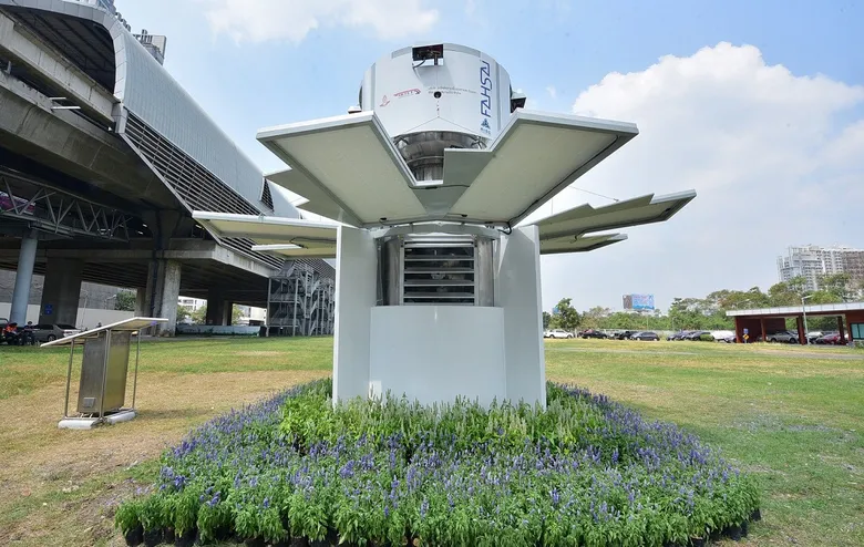 รถไฟฟ้า ร.ฟ.ท. เครือซีพีโดยรถไฟความเร็วสูงสายตะวันออกเชื่อมสามสนามบิน และ ศูนย์วิจัยและนวัตกรรมเพื่อความยั่งยืน ร่วมกันติดตั้ง "ฟ้าใส" หอฟอกอากาศระดับเมืองเพื่อประชาชน