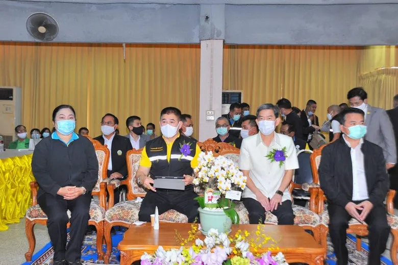 รมช.ธรรมนัส ลงรับฟังปัญหาสถานการณ์กล้วยไม้ไทย พร้อมมอบมาตรการการช่วยเหลือเกษตรกรจ.นครปฐม ที่ได้รับผลผลกระทบจากการระบาดของเชื้อโควิด-19