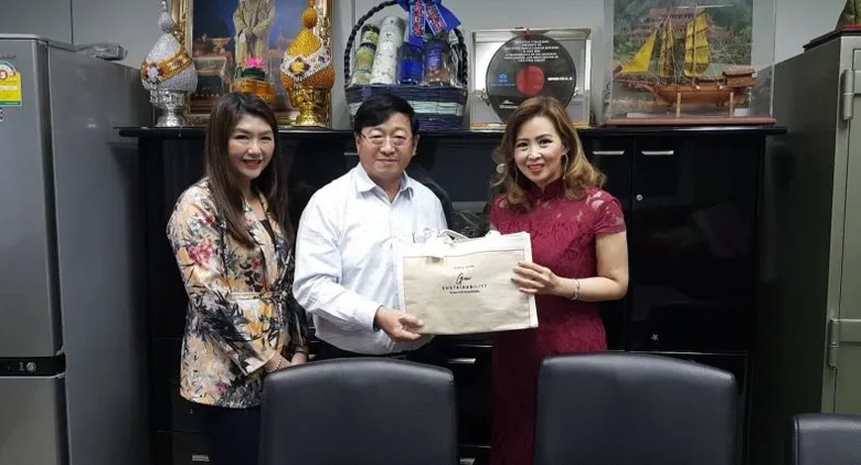ทีม YellowPages ยกขบวนส่งความสุขในเทศกาลปีใหม่และตรุษจีน 2564