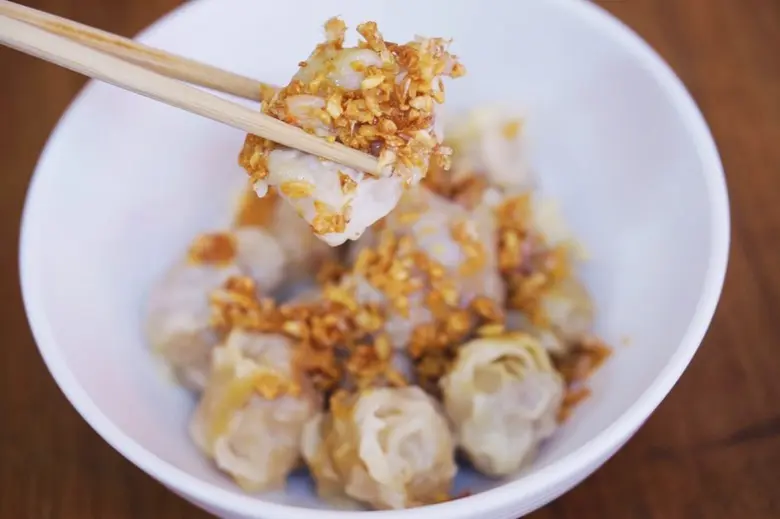 เปิดตำนานร้านอร่อยย่านบางรักที่ปรับตัวรับเทคโนโลยีผ่านทายาทรุ่นใหม่ของร้าน กับการเปิดสั่งผ่านแอป Gojek  ให้ลูกค้าสามารถอร่อยเหมือนมาที่ร้าน