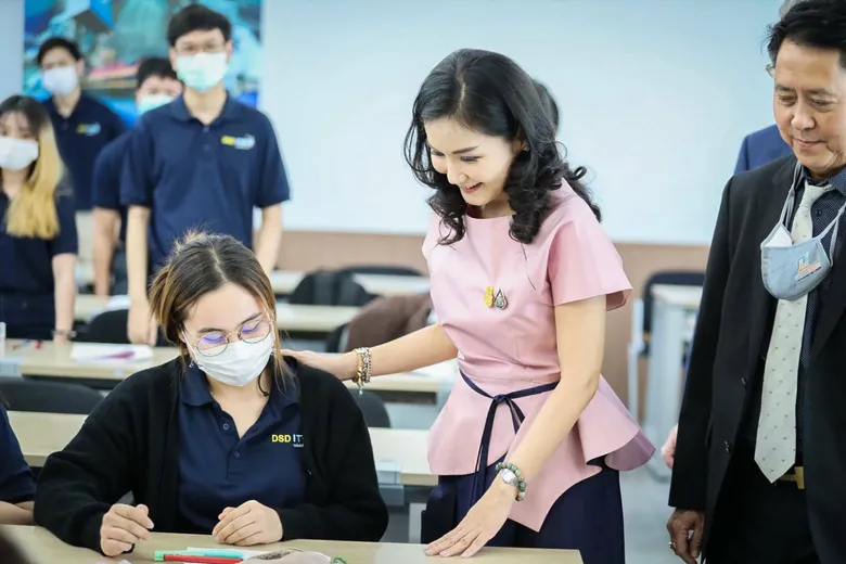 รมช.แรงงาน ติดอาวุธเด็ก ป.ตรี ป้อนอุตสาหกรรมโลจิสติกส์