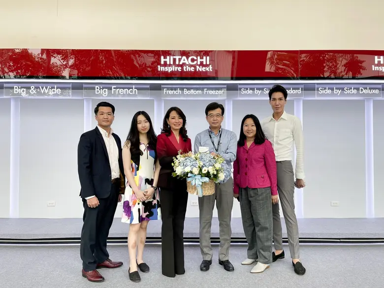 ลูกค้าร่วมแสดงความยินดีแก่ดับบลิวเอชเอ กรุ๊ปในโอกาสเปิดสำนักงานใหญ่แห่งใหม่ "WHA Tower"