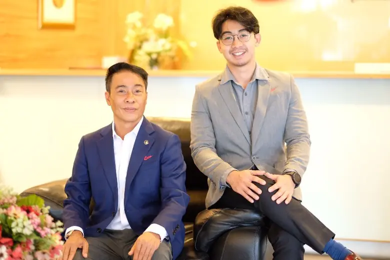 พาไป! เปิดประสบการณ์ บันไดสู่ความสำเร็จที่นิติศาสตร์ SPU จากรุ่นสู่รุ่น กับสองพ่อลูก เจ้าของ ชโย กรุ๊ป จำกัด (มหาชน)
