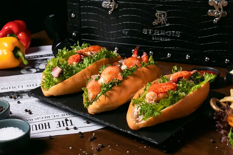 เดอะ เซนต์ รีจิส กรุงเทพฯ นำ "BURGERS & LOBSTERS" กลับมาให้ลิ้มลองอีกครั้ง เสิร์ฟ ณ เดอะ เซนต์ รีจิส บาร์ พร้อมโปรโมชันพิเศษทุกวันพุธ