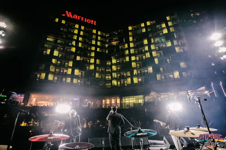 "HOTEL FEST" วิถีใหม่ แห่งการปาร์ตี้คอนเสิร์ต ริมระเบียงโรงแรม แบบ New Normal ตอบโจทย์ยุคโควิด