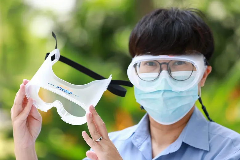 ฟอร์ดร่วมมือโพลีเน็ตส่งมอบแว่นตานิรภัย สนับสนุนบุคลากรทางการแพทย์รับมือกับโควิด-19