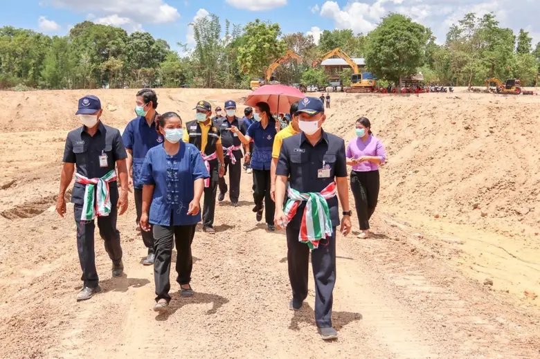 สุดปลื้ม! พช.ผนึกกำลัง นพค.51 ส่งมอบแปลง CLM "โคก หนอง นา พช." อ.ตระการพืชผล จ.อุบลราชธานี