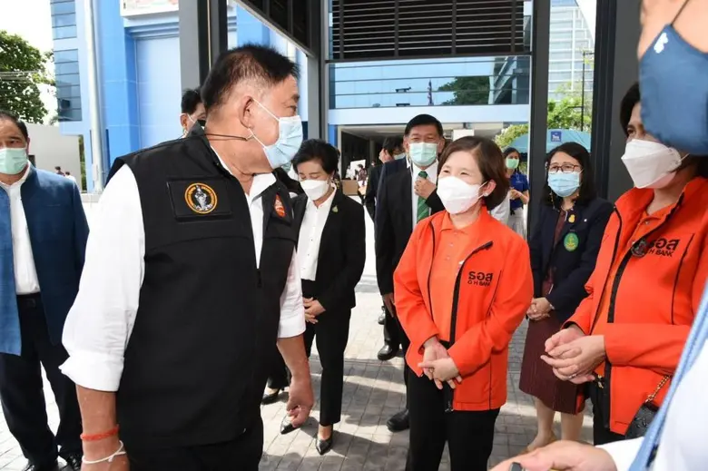 ธอส. มอบน้ำดื่ม 20,000 ขวด ให้หน่วยความร่วมมือบริการฉีดวัคซีนโควิด-19 กรุงเทพมหานคร-หอการค้าไทย
