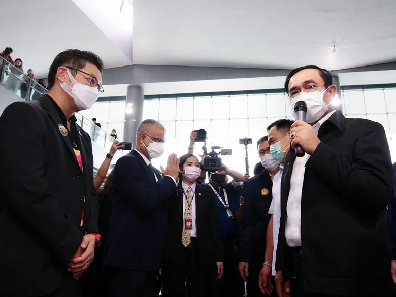 ปูพรมภารกิจ "ฉีดวัคซีน หยุดเชื้อ เพื่อชาติ" นายกรัฐมนตรี ตรวจเยี่ยมศูนย์ฉีดวัคซีนกลางบางซื่อ เปิดให้บริการประชาชนแล้ววันนี้