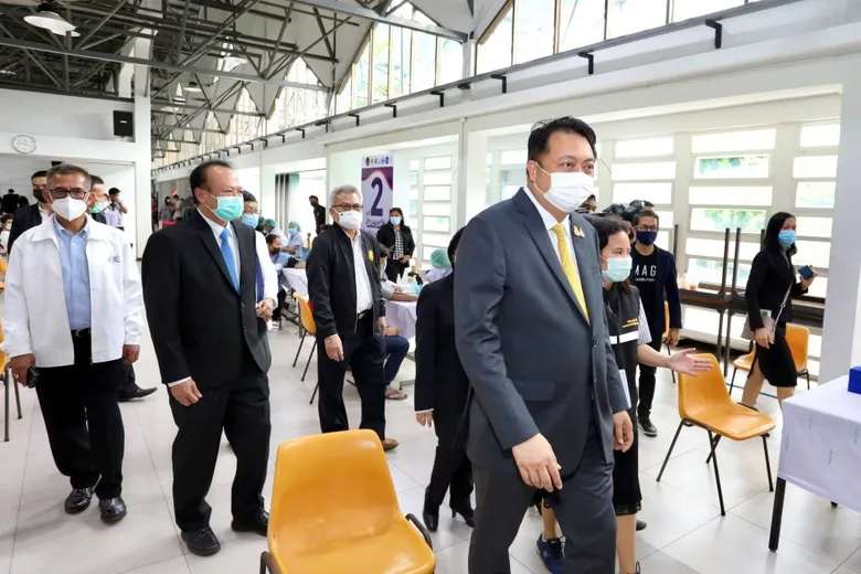 ธนาคารกรุงเทพ ต้อนรับ รมว.แรงงาน ลงพื้นที่ 'สโมสรธนาคารกรุงเทพ' ตรวจเยี่ยมบริการฉีดวัคซีนผู้ประกันตน มาตรา 33 สร้างภูมิคุ้มกันโควิด- 19 ให้ประเทศ