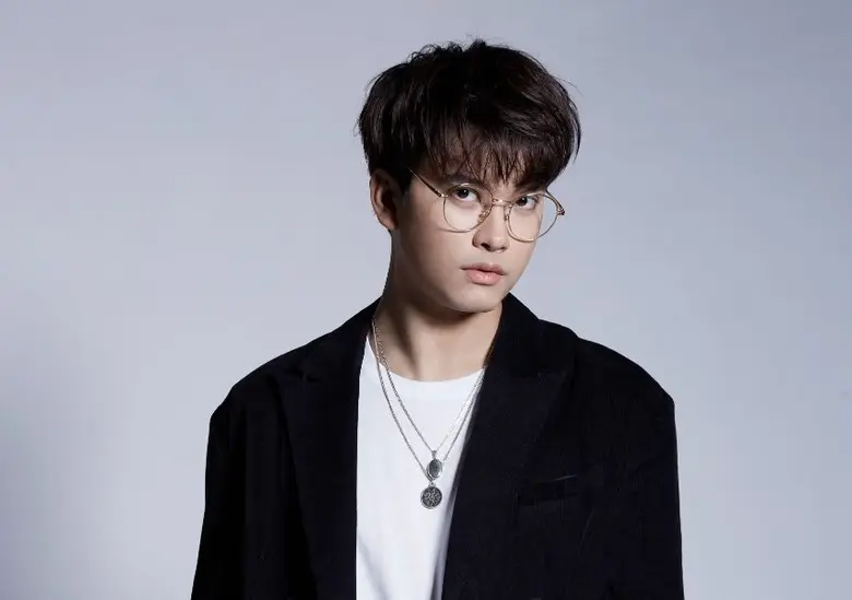 "นนท์ ธนนท์ จำเริญ" นักร้องหนุ่มสุดฮอต แห...