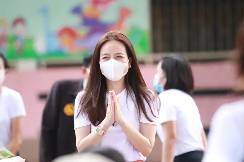 "มูลนิธิมาดามแป้ง" สนับสนุน Antigen Test Kit 3,000 ชุด แก่ รพ.รามาธิบดี เพื่อหนุน Community Isolation แบ่งเบาแพทย์ พยาบาล