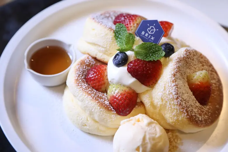 ไอคอนสยาม รวม 7 ร้านขนม เครื่องดื่ม พร้อมเดลิเวอรี่ แค่กดสั่งทรูฟู้ด บนแอปพลิเคชั่น True ID รับส่วนลด 5 ความคุ้มที่แท้ทรู