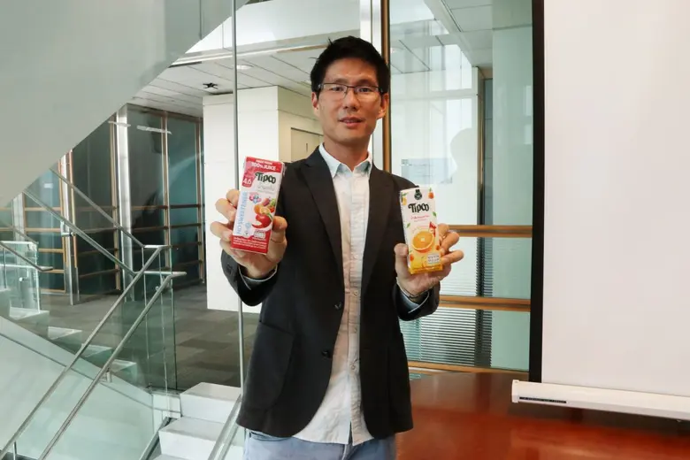 นายจักรภพ ฉิมอำพันธ์ ผู้อำนวยการฝ่ายการตล...
