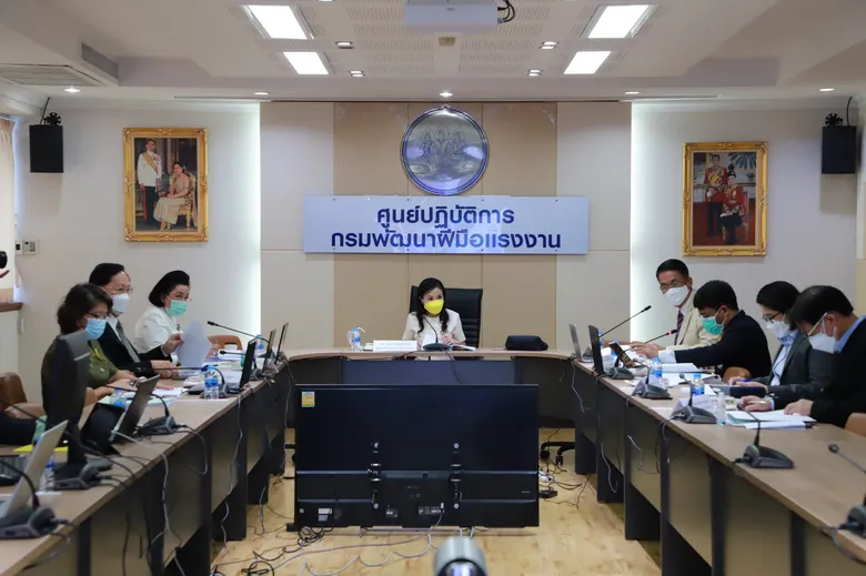 นฤมล ไฟเขียว 2 อุตสาหกรรมฯ เร่งผลิตแรงงานป้อน S-Curve