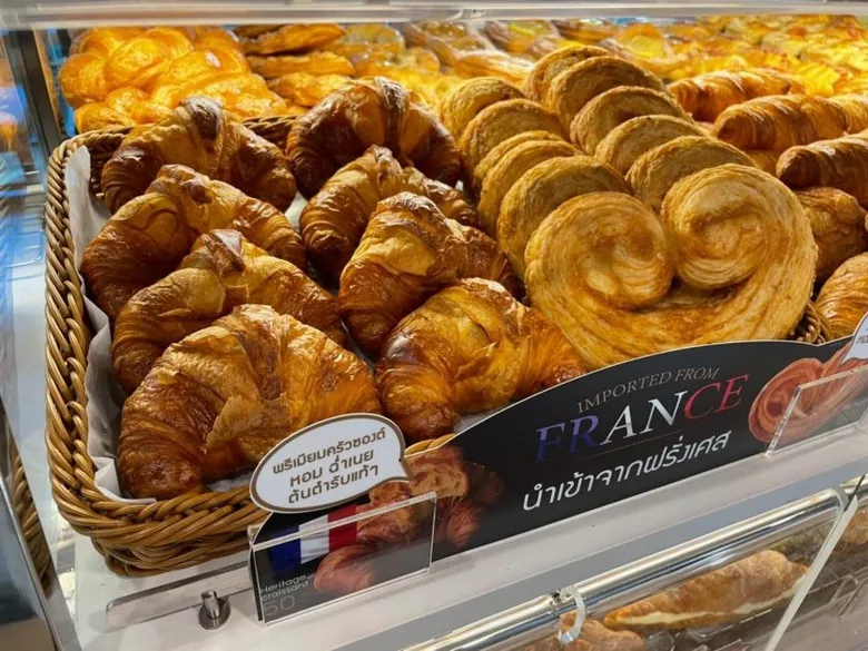 เชิญแวะชิมกาแฟ เบเกอรี่ ระดับพรีเมียม รับยุคปกติ วิถีใหม่ ได้แล้ววันนี้ที่ ร้านเบลลินี่ แกร็บ แอนด์ โก สาขาตลาดมีโชค จ.เชียงใหม่