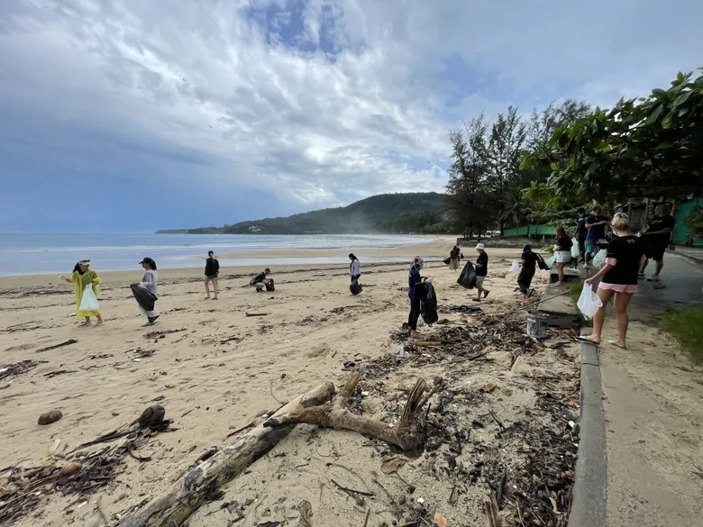 พนักงานอโกด้าร่วมใจเก็บขยะชายหาดระดับนานาชาติ กับแคมเปญ #MyPledge ครั้งแรกในจังหวัดภูเก็ต