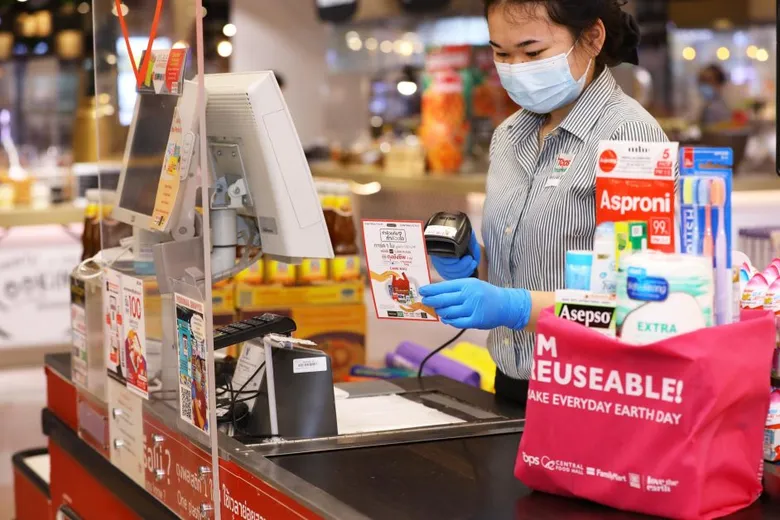 ท็อปส์ และ เซ็นทรัล ฟู้ด ฮอลล์ สานต่อโครงการ "ทำด้วยกัน ทำด้วยใจ" (Better Together) เชิญชวนบริจาคถุงยังชีพ ให้แก่ผู้ได้รับความเดือดร้อนจากโควิค-19