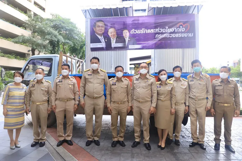 ชาวบ้านปลื้ม นายก สั่ง รมว.เฮ้ง จัดโครงการ DSD จิตอาสาเพื่อสังคม สร้างสุขาลอยน้ำ บรรเทาทุกข์อุทกภัยทั่วไทย