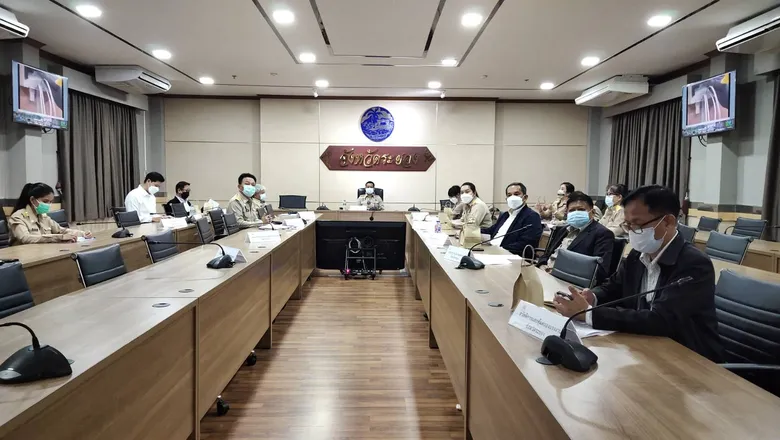 จังหวัดระยองร่วมรับฟังการประชุมเพื่อขับเคลื่อน "โครงการเพิ่มทักษะด้านอาชีพแก่นักเรียนครอบครัวยากจนที่ไม่ได้เรียนต่อหลังจบการศึกษาภาคบังคับ" ปี 65