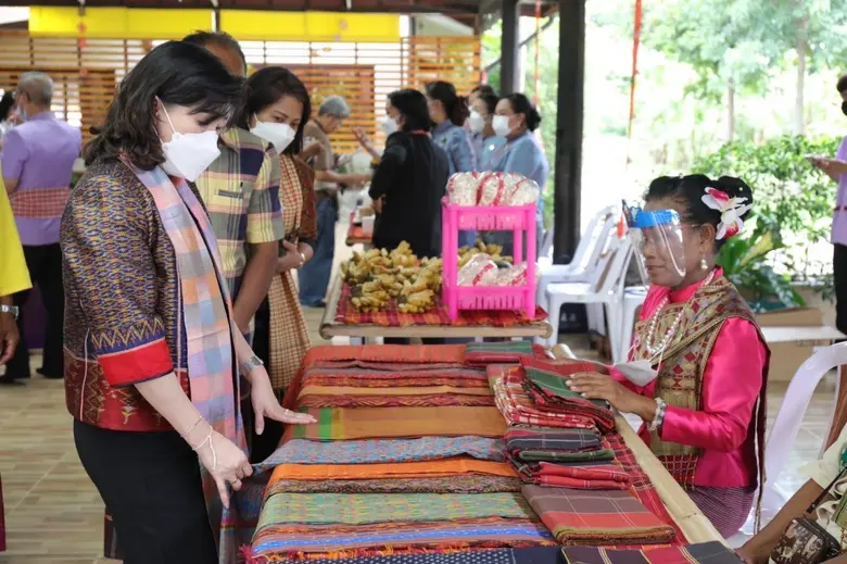 76 จังหวัดเดินหน้าเฟ้นหนึ่งเดียวอัตลักษณ์ผ้าท้องถิ่น ส่ง วธ.จัดทำ"บิ๊กดาต้า"ฐานข้อมูลภูมิปัญญาผ้าไทย