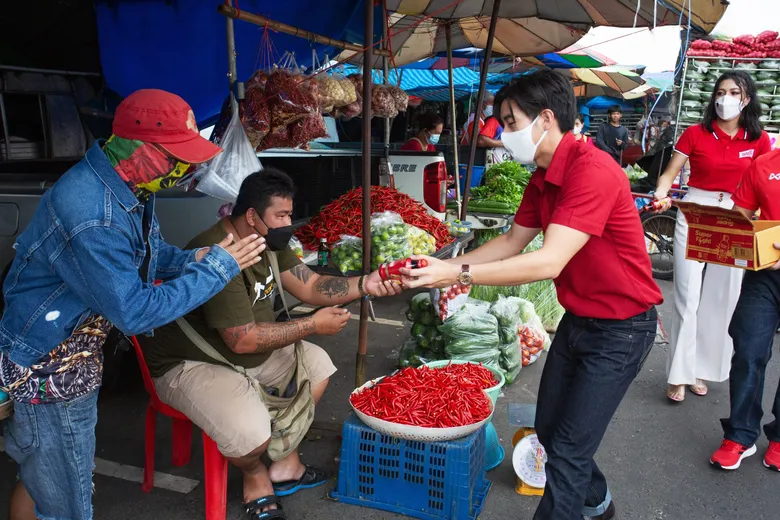 SWC ผนึกดิสทริบิวเตอร์-ค้าปลีกท้องถิ่นสมัยใหม่ขับเคลื่อนธุรกิจ Food & Beverage จับมือหจก.บ้านแพ้ว-ยงสงวน กรุ๊ป เสริมแกร่งกระจายสินค้าและขยายช่องทางจำหน่ายใหม่ ประกาศหาพันธมิตรทำธุรกิจสร้างการเติบโตเคียงข้างกับคู่ค้าทั่วประเทศ