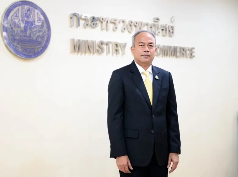 สินิตย์ เลิศไกร รมช.พาณิชย์ เร่งต่อยอดการพัฒนาผลิตภัณฑ์อัญมณีและเครื่องประดับไทยสู่ความยั่งยืน