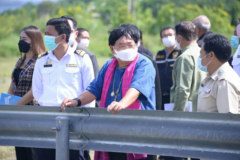 รมช.ประภัตร นำทีมกระทรวงเกษตรฯ ตรวจเยี่ยมท่าเรือพาณิชย์เชียงแสน ผลักดันองค์การสะพานปลา หารือการท่าเรือแห่งประเทศไทย ปักหมุดทำท่าบก หวังนำร่องเป็นศูนย์กระจายสินค้าสัตว์น้ำ - สินค้าเกษตรของประเทศ